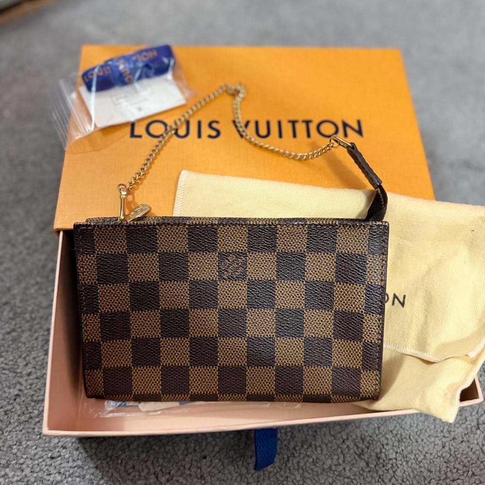Louis Vuitton Damier Ebene Marais Pouch